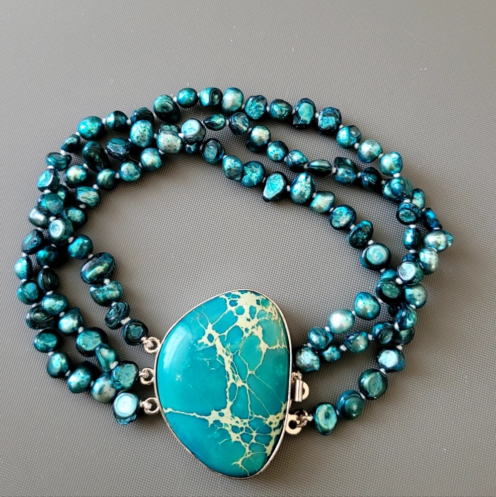 8.5" Teal Blue Sea Sediment Jasper gemstone Clasp, 3-strand Pearls bracelet